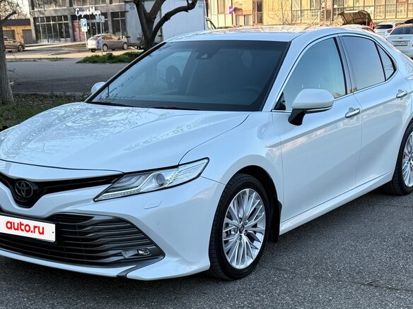 2019 Toyota Camry VIII (XV70), белый, 2750000 рублей - вид 2