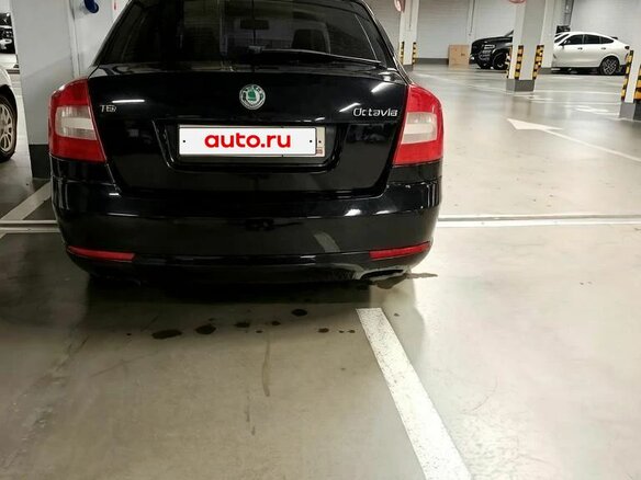2012 Skoda Octavia II (A5) Рестайлинг, чёрный, 600000 рублей - вид 2