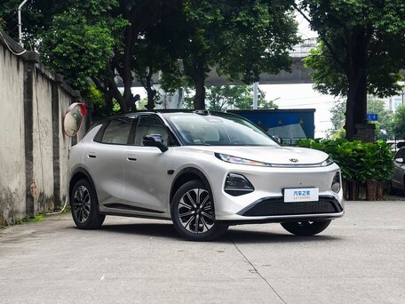 2026 Changan Qiyuan Q05 51.9 kWh II, серебристый, 2300000 рублей, вид 1