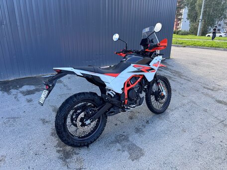 2025 KTM 390 Adventure R, белый, 700000 рублей, вид 3