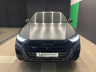 2020 Audi Q8 55 TFSI I (4M), серый, 6790000 рублей, вид 2