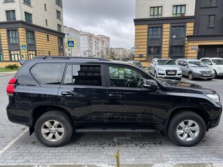 2019 Toyota Land Cruiser Prado 150 Series Рестайлинг 2, чёрный, 5000000 рублей, вид 3