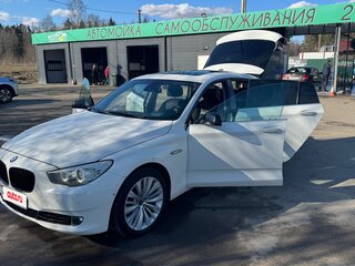 2010 BMW 5 серии Gran Turismo 535i xDrive VI (F10/F11/F07), белый, 1600000 рублей, вид 1