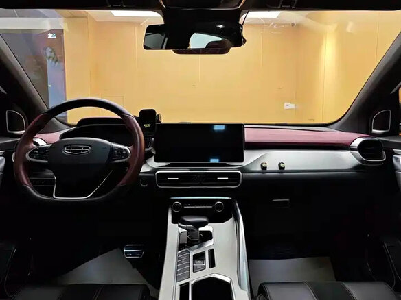 2021 Geely Binyue I Рестайлинг, белый - вид 9