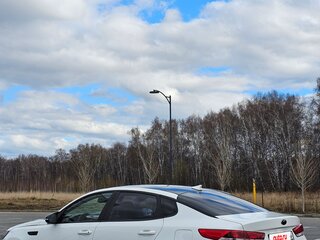 2018 Kia Optima IV Рестайлинг, белый, 1350000 рублей, вид 4