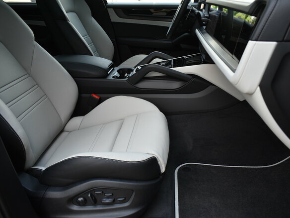 2026 Porsche Cayenne GTS Coupé III Рестайлинг, чёрный, 25900000 рублей - вид 34