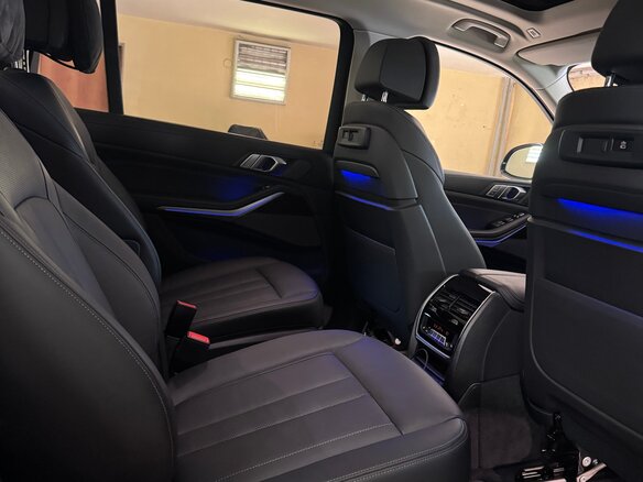 2020 BMW X7 40i I (G07), серый, 6400000 рублей - вид 9