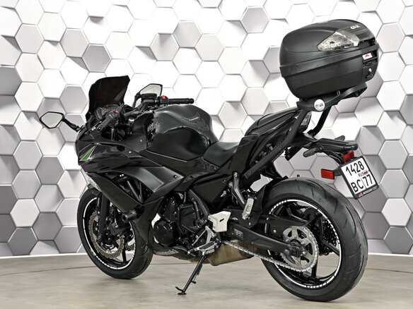 2018 Kawasaki Ninja 650, чёрный - вид 7