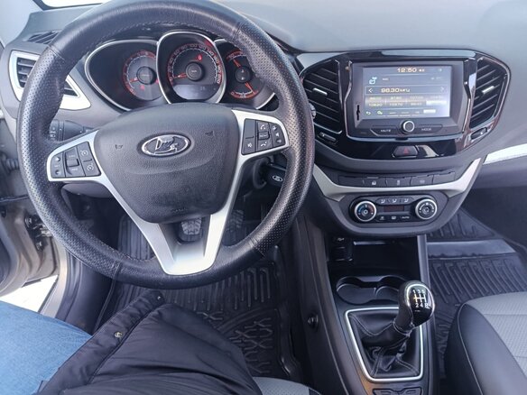 2018 Lada (ВАЗ) Vesta SW Cross I, бежевый, 1100000 рублей - вид 11