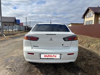 2011 Mitsubishi Lancer X Рестайлинг, белый, 800000 рублей, вид 4