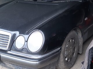 1997 Mercedes-Benz E-Класс 240 II (W210, S210), чёрный, 1299000 рублей, вид 1