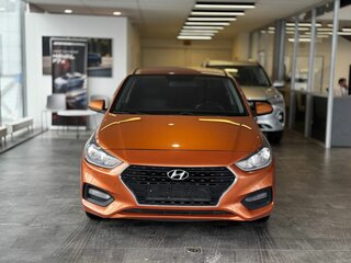 2017 Hyundai Solaris II, оранжевый, 839000 рублей, вид 2