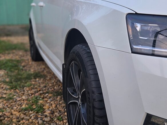 2017 Skoda Octavia III (A7) Рестайлинг, белый - вид 12