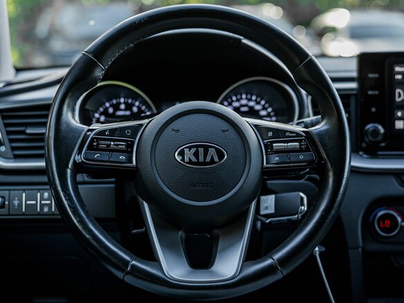 2021 Kia Ceed III, серый, 1688000 рублей - вид 6
