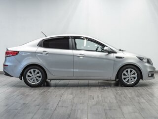 2016 Kia Rio III Рестайлинг, серебристый, 1149000 рублей, вид 5
