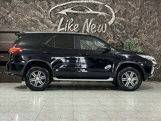 2017 Toyota Fortuner II, чёрный, 3898000 рублей, вид 3