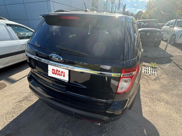 2015 Ford Explorer V, чёрный, 1600000 рублей - вид 2