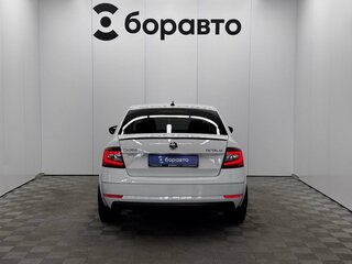2017 Skoda Octavia III (A7) Рестайлинг, белый, 1480000 рублей, вид 5