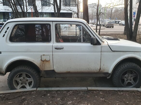 1998 Lada (ВАЗ) 2121 (4x4) I Рестайлинг, белый, 180000 рублей - вид 5