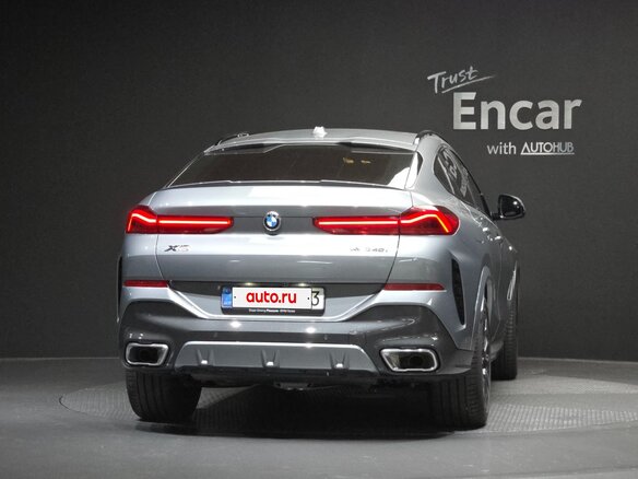 2025 BMW X6 40i III (G06) Рестайлинг, серебристый - вид 3
