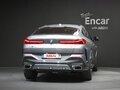 2025 BMW X6 40i III (G06) Рестайлинг, серебристый - вид 3