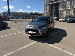 2019 Mitsubishi Outlander III Рестайлинг 3, серый, 2150000 рублей, вид 3