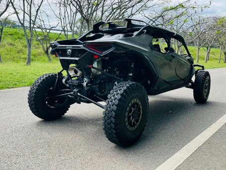 2026 BRP Can-Am Maverick R MAX X RC, зелёный, 6750000 рублей, вид 2