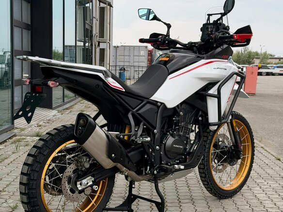 2026 QJMotor SRT 450 RX, белый, 652000 рублей - вид 2