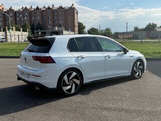 2021 Volkswagen Golf GTI VIII, белый, 2700000 рублей, вид 3