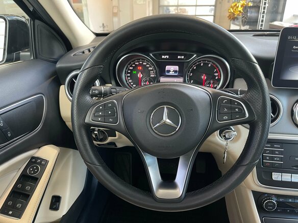 2018 Mercedes-Benz GLA 200 I (X156) Рестайлинг, чёрный, 3000000 рублей - вид 9