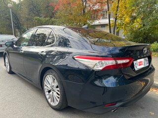 2018 Toyota Camry VIII (XV70), синий, 2700000 рублей, вид 4