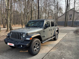 2021 Jeep Wrangler IV (JL), серый, 4000000 рублей, вид 3