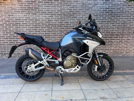2021 Ducati Multistrada V4, серый, 2000000 рублей, вид 2