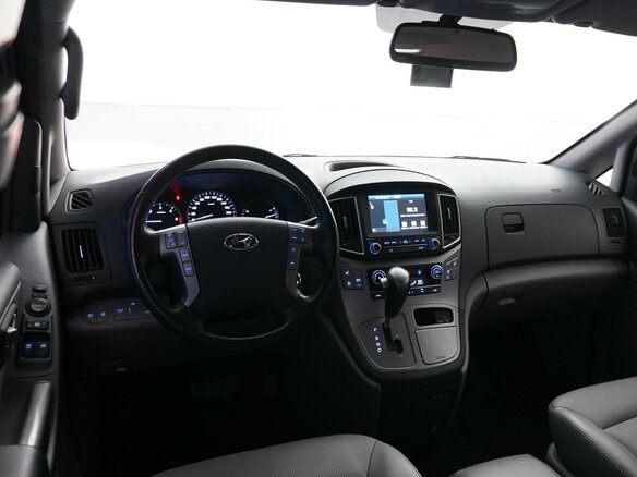 2018 Hyundai Grand Starex I Рестайлинг 2, серый, 3899077 рублей - вид 5
