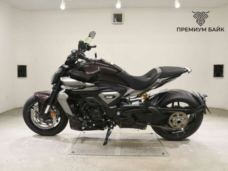 2025 Ducati XDiavel V4, пурпурный, 3299000 рублей, вид 2