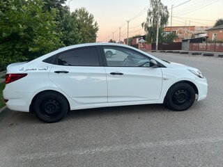 2011 Hyundai Solaris I, белый, 600000 рублей, вид 3