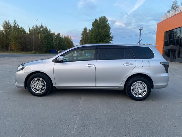2011 Toyota Corolla Fielder X (E140, E150) Рестайлинг, серый, 880000 рублей - вид 4