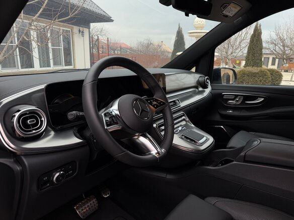 2025 Mercedes-Benz V-Класс Long 300 d длинный III (W447) Рестайлинг 2, чёрный, 13800000 рублей - вид 2