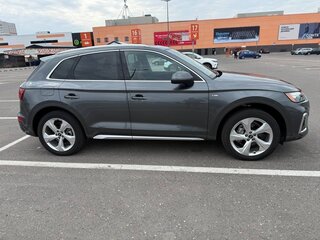 2022 Audi Q5 45 TFSI II (FY) Рестайлинг, серый, 2800000 рублей, вид 4
