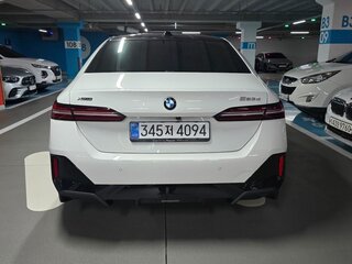 2026 BMW 5 серии 523d xDrive VIII (G60/G61/G68), белый, 7690000 рублей, вид 5