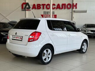 2013 Skoda Fabia II Рестайлинг, белый, 695000 рублей, вид 5