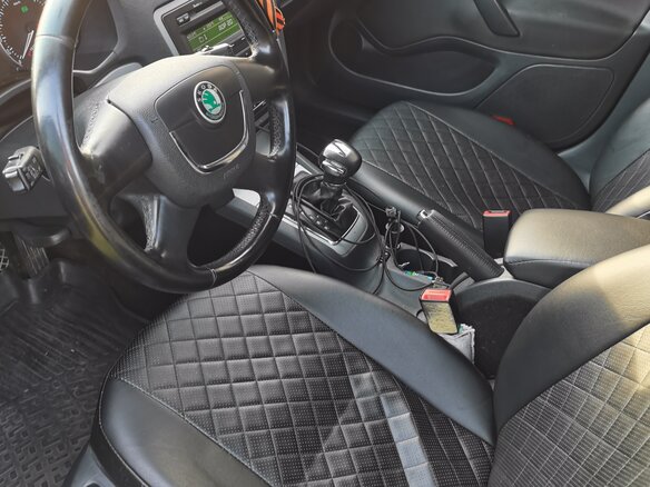 2013 Skoda Octavia II (A5) Рестайлинг, серый, 1000000 рублей - вид 6