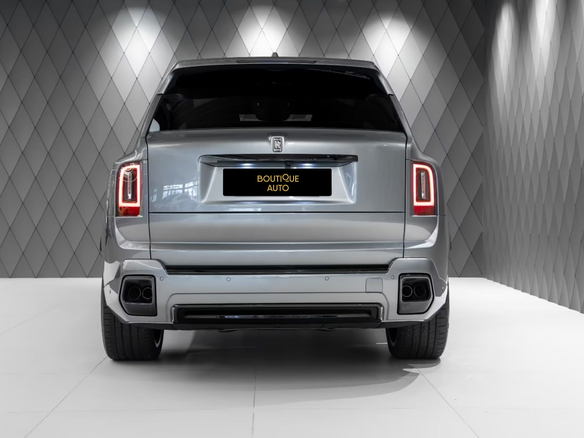 2025 Rolls-Royce Cullinan Black Badge I Рестайлинг (Series II), серый, 69100000 рублей - вид 4