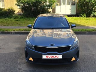 2020 Kia Rio IV Рестайлинг, серый, 1425000 рублей, вид 3