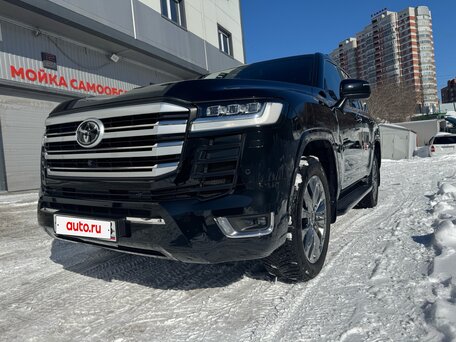 2021 Toyota Land Cruiser 300 Series, чёрный, 10550000 рублей, вид 2