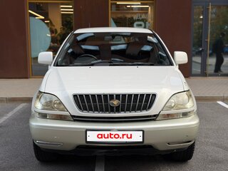 1998 Toyota Harrier I (XU10), белый, 685000 рублей, вид 2