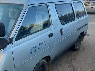 1996 Toyota Town Ace II Рестайлинг 3, серебристый, 350000 рублей, вид 3