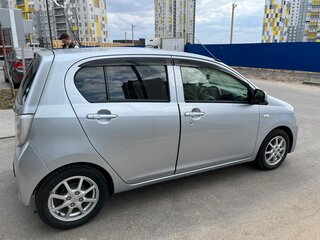 2014 Daihatsu Mira e:S I Рестайлинг, серебристый, 610000 рублей, вид 2