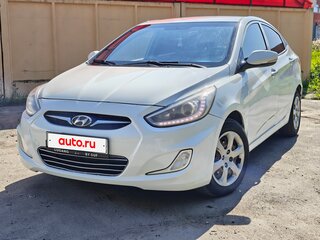 2013 Hyundai Solaris I, белый, 620000 рублей, вид 2