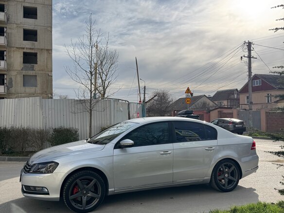 2012 Volkswagen Passat B7, серебристый, 999999 рублей - вид 10